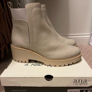 NWOT a.n.a Boots